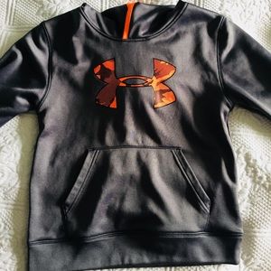 Boys size Small Under Armour hoodie